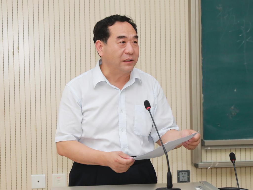 学院党委书记乔晓陆发表动员讲话培训会场学院副院长张平德作培训小结